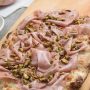 pinsa mortadella e pistacchi